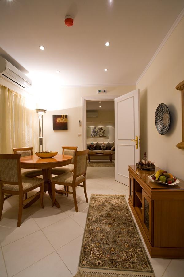 Andria Suites Ándros Exteriér fotografie